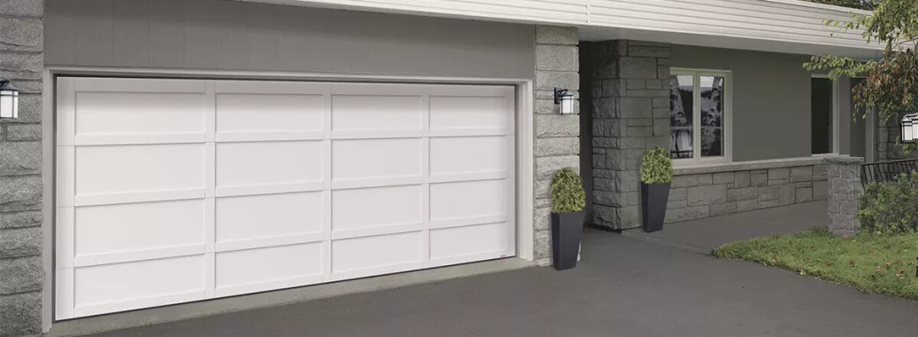 Cambridge CL, 16' x 7', porte et moulures Blanc glacier